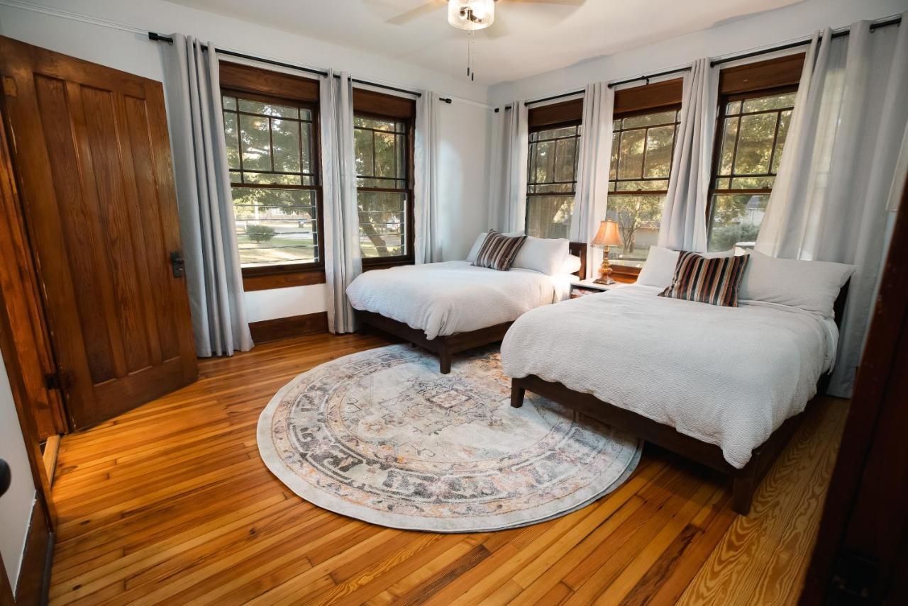 Gulf Coast Craftsman - Cozy, Charming & Central! Gulfport Luaran gambar